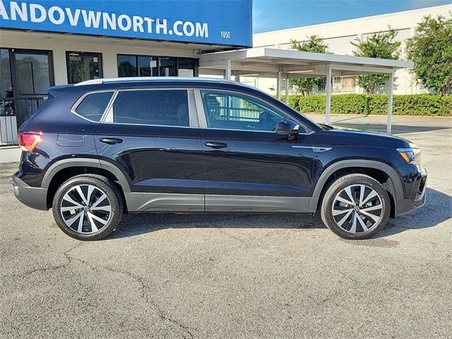 2024 Volkswagen Taos SE