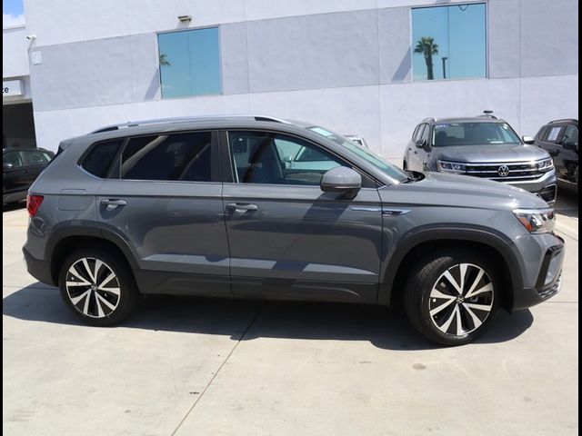 2024 Volkswagen Taos SE