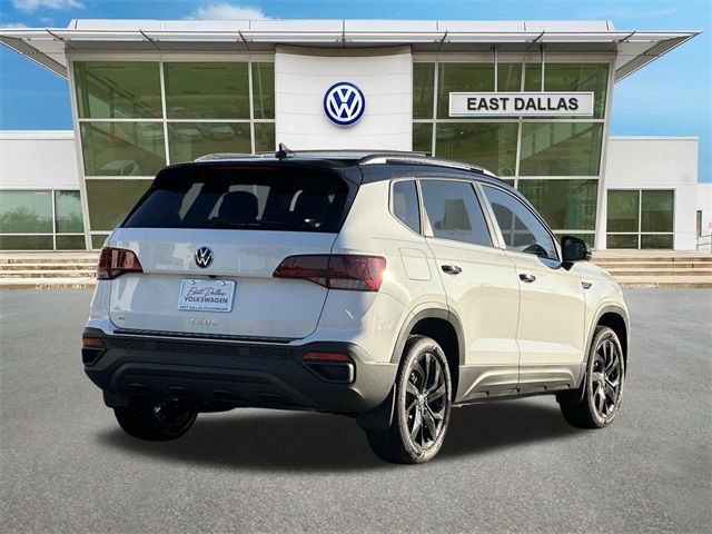 2024 Volkswagen Taos SE Black