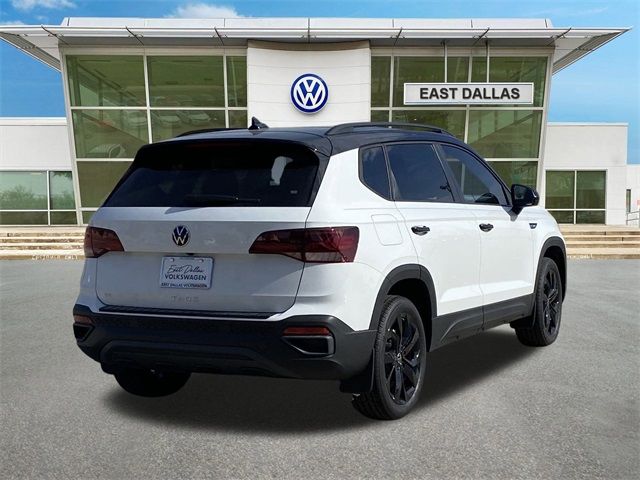 2024 Volkswagen Taos SE Black