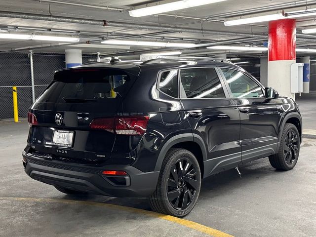 2024 Volkswagen Taos SE Black