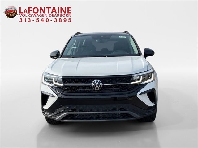 2024 Volkswagen Taos SE Black