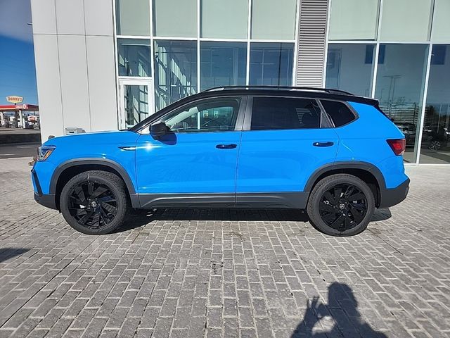 2024 Volkswagen Taos SE Black