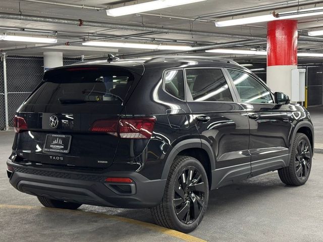 2024 Volkswagen Taos SE Black