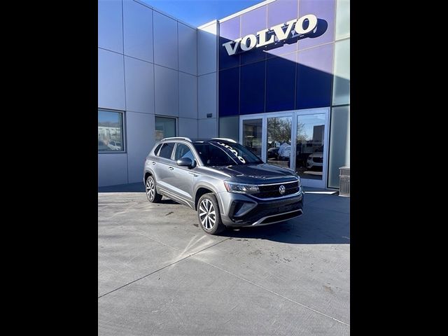 2024 Volkswagen Taos SE