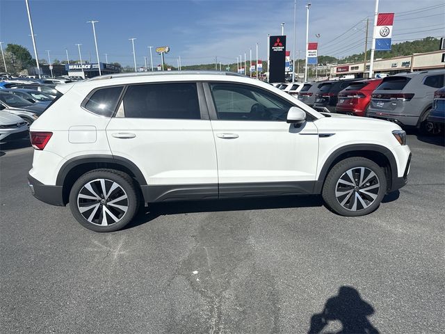 2024 Volkswagen Taos SE