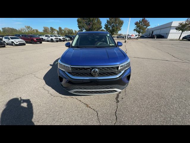 2024 Volkswagen Taos SE