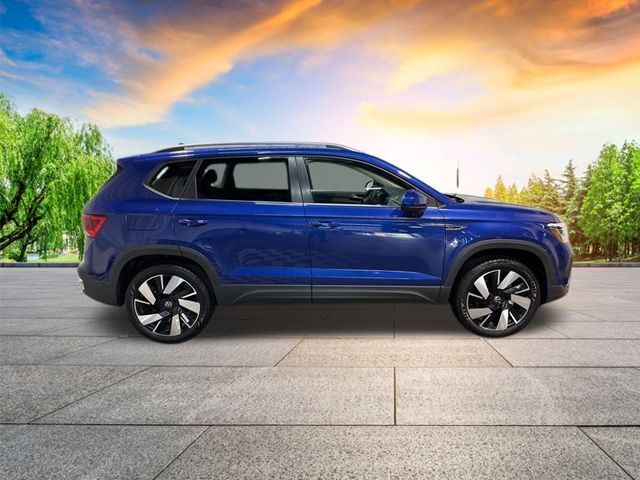 2024 Volkswagen Taos SEL