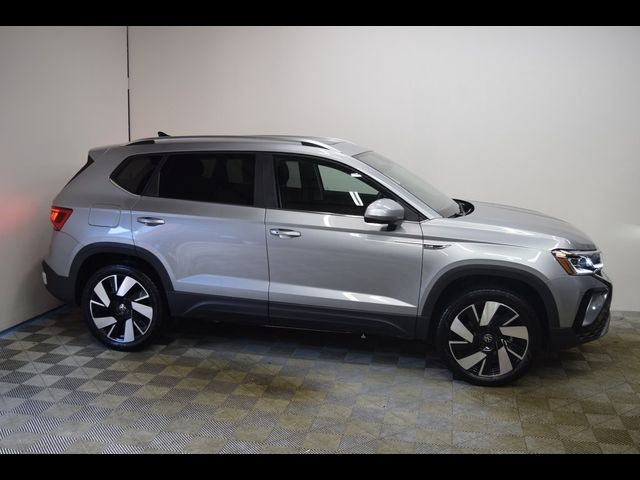 2024 Volkswagen Taos SEL