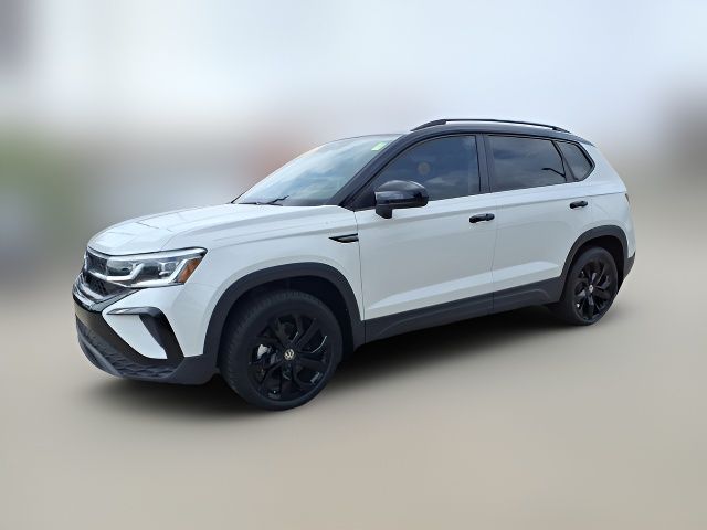 2024 Volkswagen Taos SE Black
