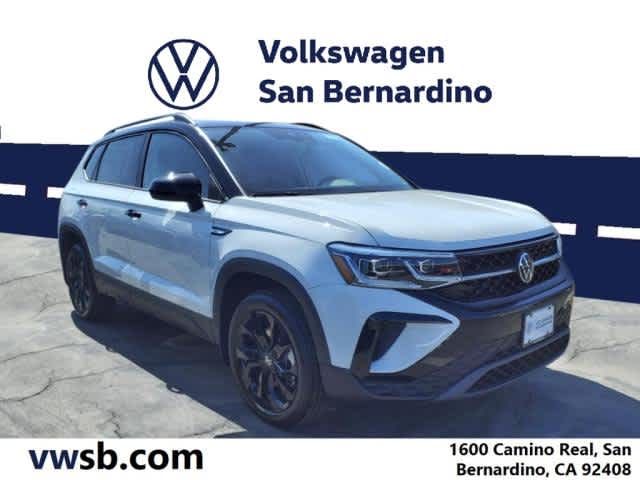 2024 Volkswagen Taos SE Black