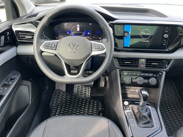 2024 Volkswagen Taos SE Black