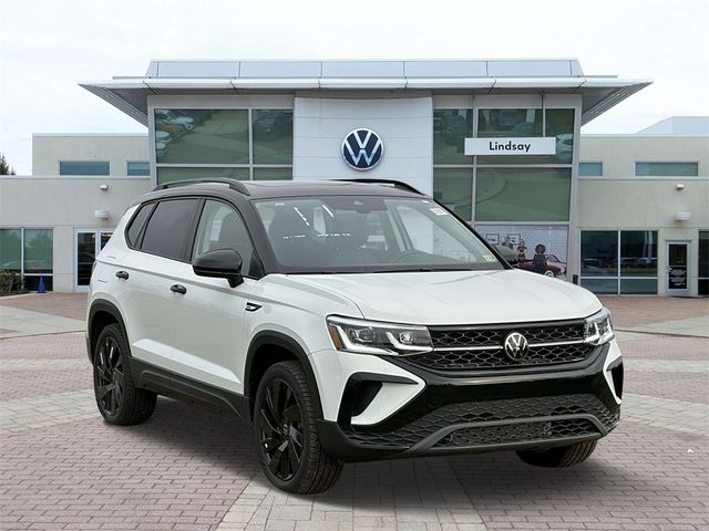 2024 Volkswagen Taos SE Black