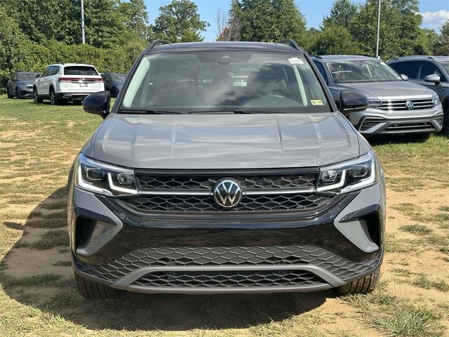 2024 Volkswagen Taos SE Black