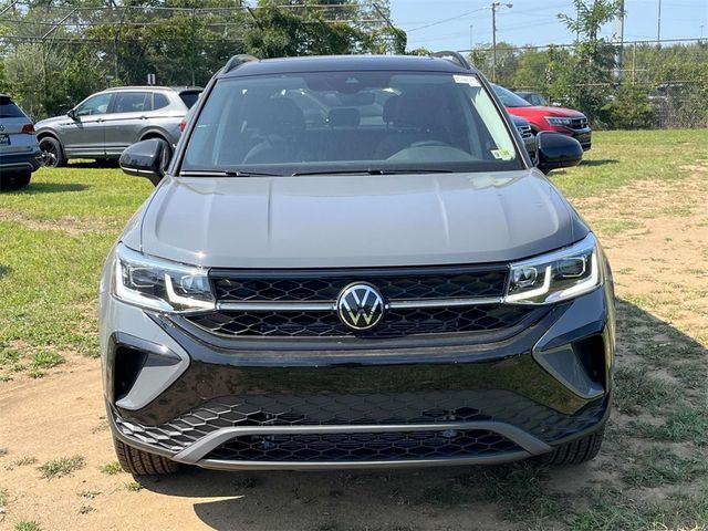 2024 Volkswagen Taos SE Black