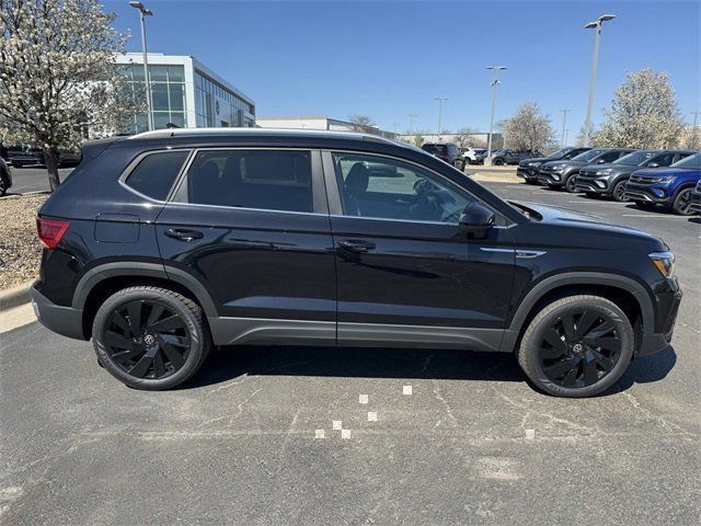 2024 Volkswagen Taos SE