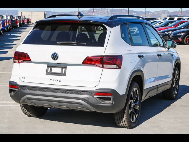 2024 Volkswagen Taos SE Black