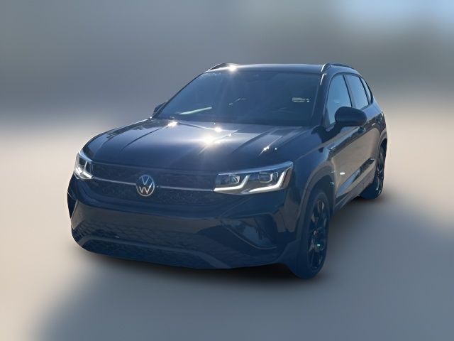 2024 Volkswagen Taos SE Black