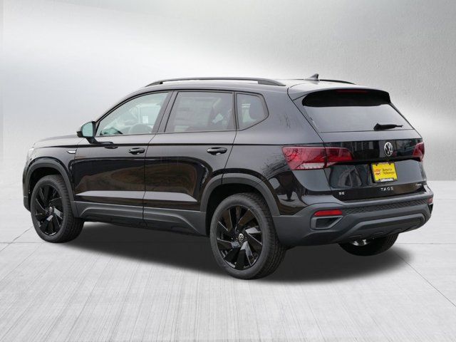 2024 Volkswagen Taos SE Black