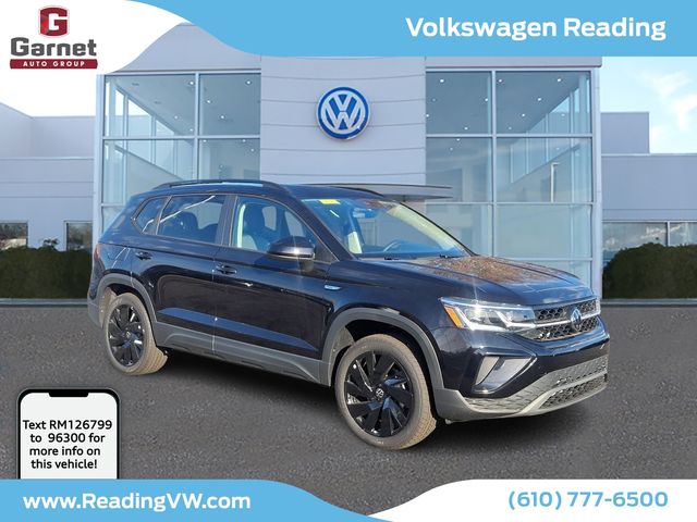 2024 Volkswagen Taos SE Black