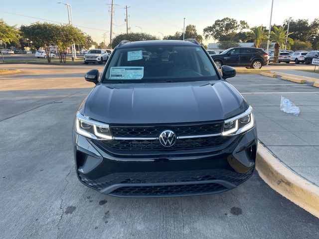 2024 Volkswagen Taos SE Black