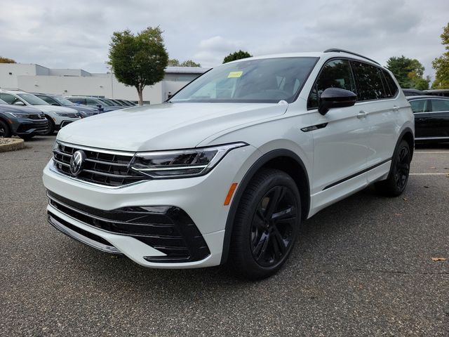 2024 Volkswagen Tiguan/Taos SE R-Line Black