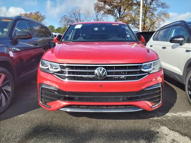 2024 Volkswagen Tiguan SEL R-Line