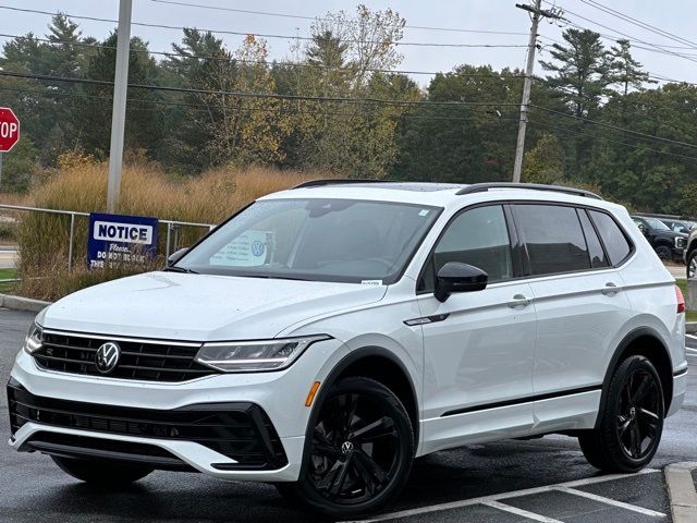 2024 Volkswagen Tiguan/Taos SE R-Line Black