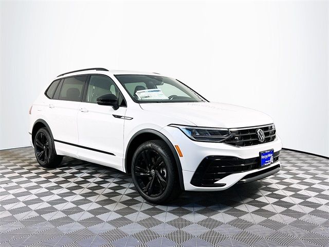 2024 Volkswagen Tiguan SE R-Line Black