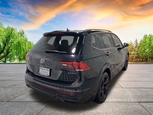 2024 Volkswagen Tiguan SE R-Line Black