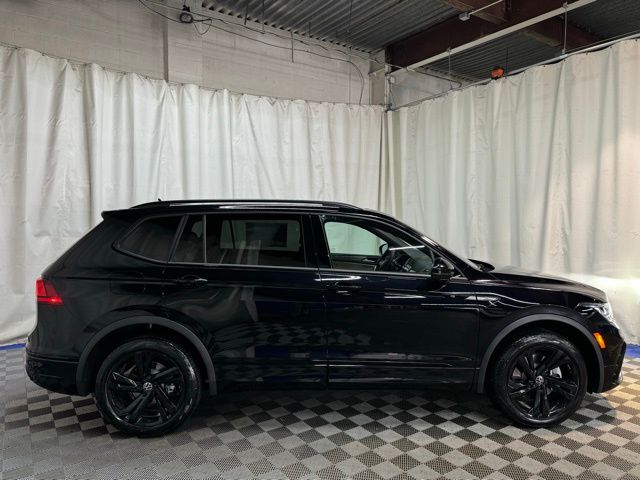 2024 Volkswagen Tiguan SE R-Line Black