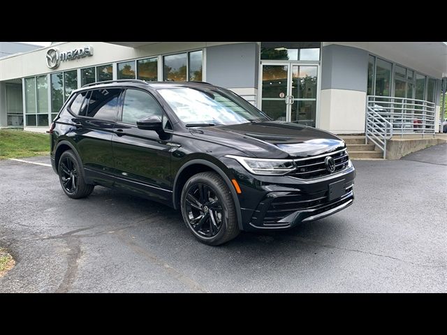 2024 Volkswagen Tiguan SE R-Line Black