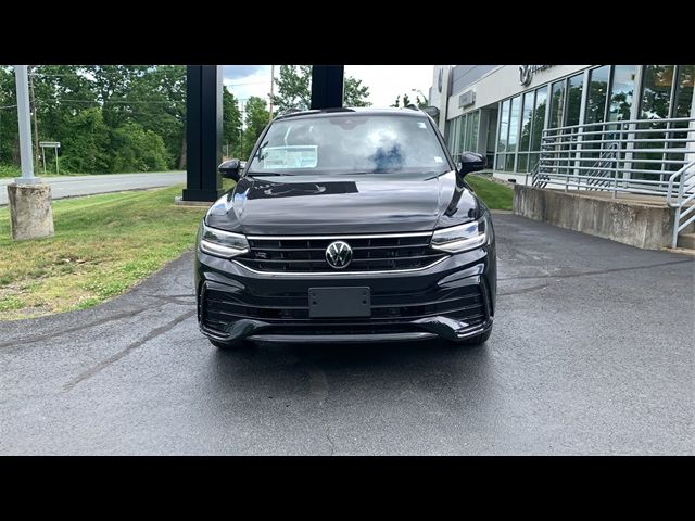 2024 Volkswagen Tiguan SE R-Line Black