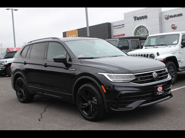 2024 Volkswagen Tiguan/Taos SE R-Line Black