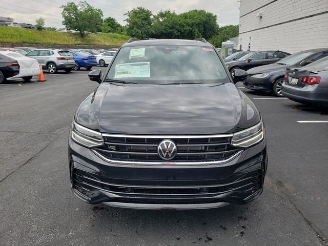 2024 Volkswagen Tiguan SE R-Line Black