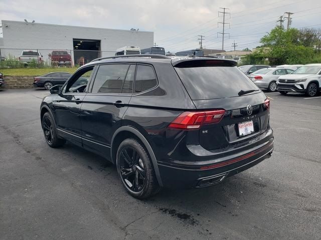 2024 Volkswagen Tiguan SE R-Line Black