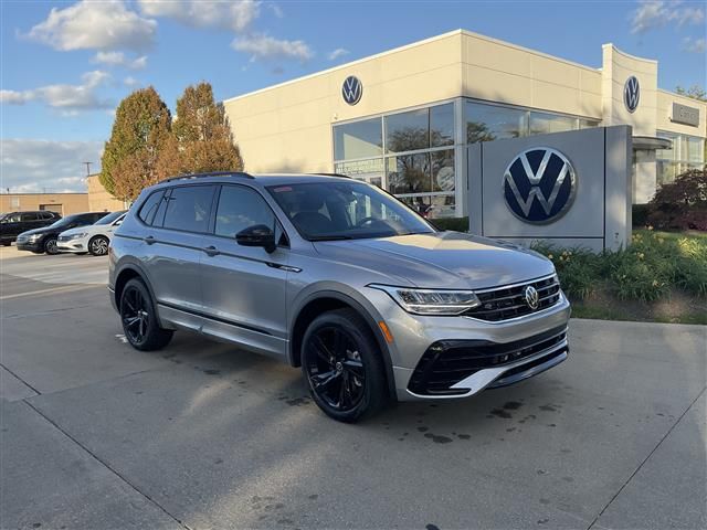 2024 Volkswagen Tiguan SE R-Line Black