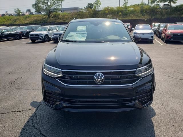 2024 Volkswagen Tiguan SE R-Line Black