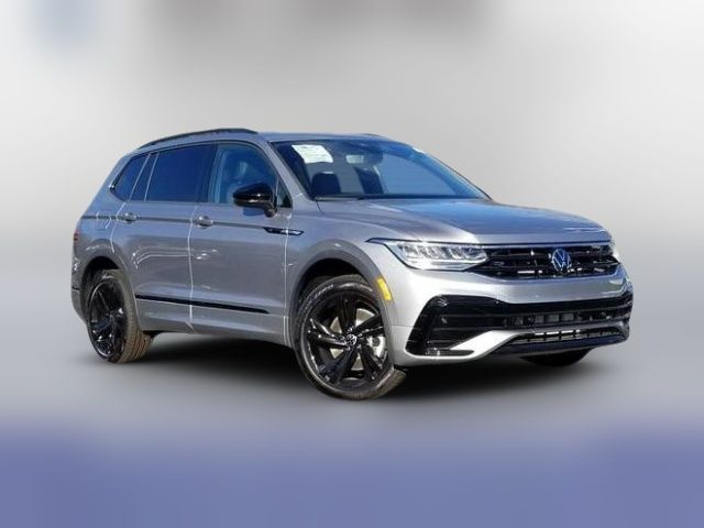 2024 Volkswagen Tiguan SE R-Line Black