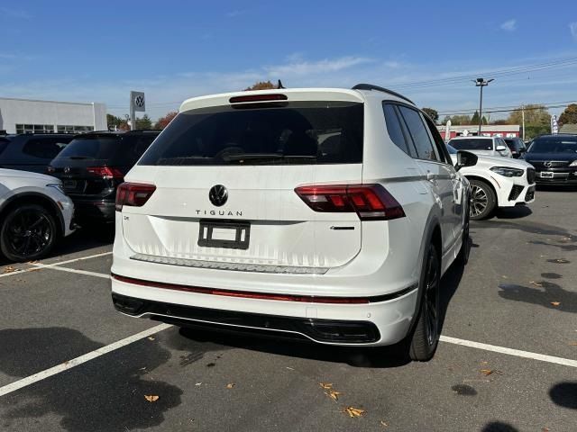 2024 Volkswagen Tiguan SE R-Line Black