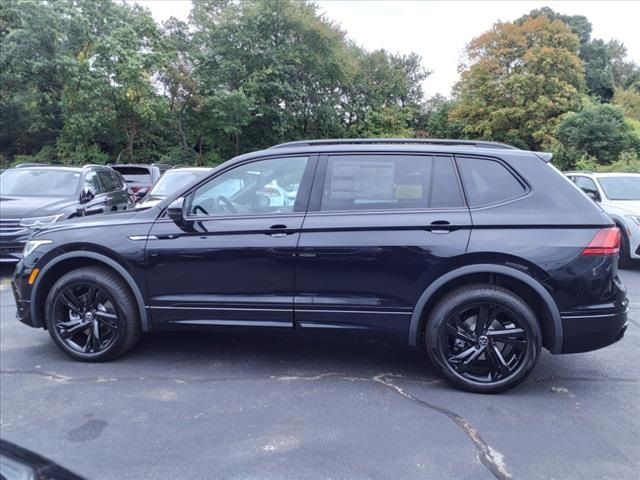 2024 Volkswagen Tiguan SE R-Line Black
