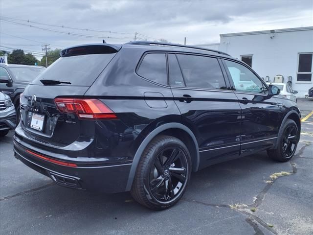 2024 Volkswagen Tiguan SE R-Line Black