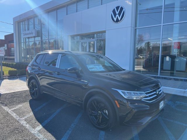 2024 Volkswagen Tiguan SE R-Line Black