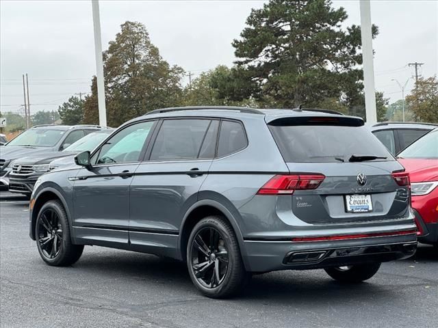 2024 Volkswagen Tiguan/Taos SE R-Line Black