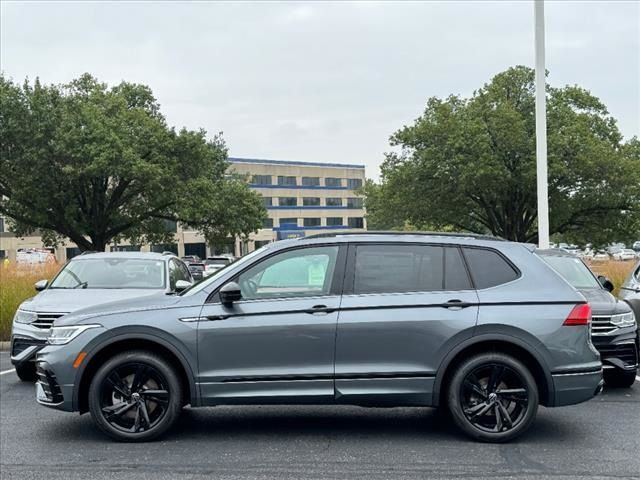 2024 Volkswagen Tiguan/Taos SE R-Line Black