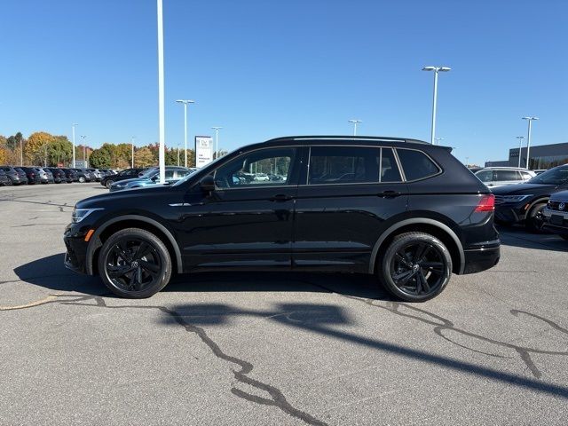 2024 Volkswagen Tiguan/Taos SE R-Line Black