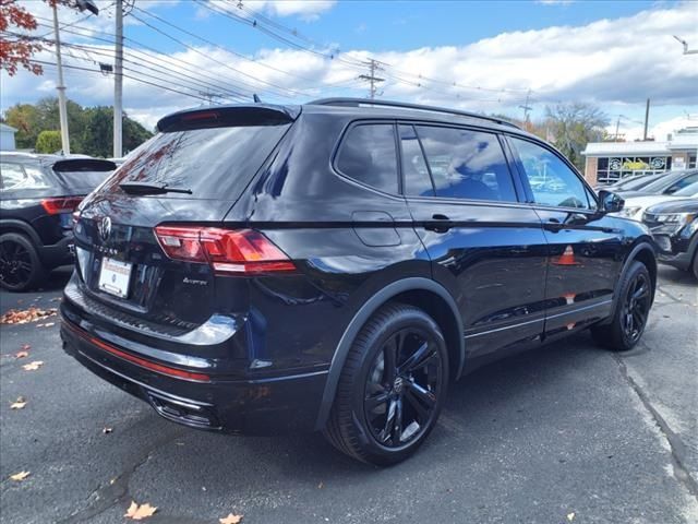 2024 Volkswagen Tiguan SE R-Line Black
