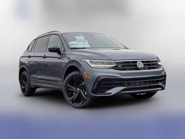 2024 Volkswagen Tiguan SE R-Line Black