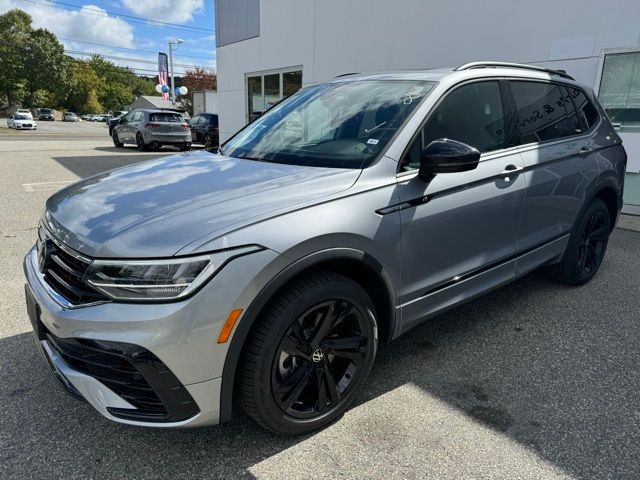 2024 Volkswagen Tiguan/Taos SE R-Line Black