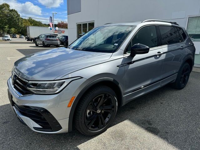 2024 Volkswagen Tiguan/Taos SE R-Line Black